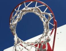 热火带队取胜！德布劳内重要时刻出色防守比赛高潮迭起